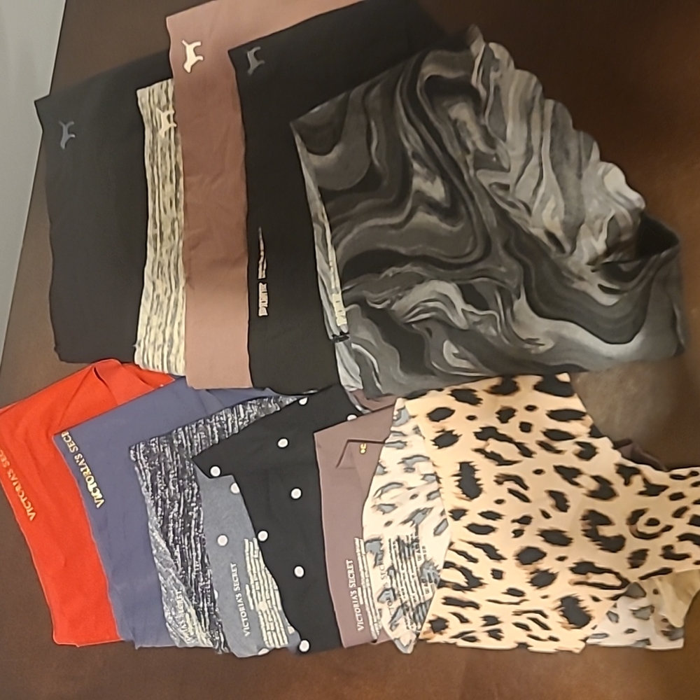 Lot of Victoria's Secret / pink no show panties